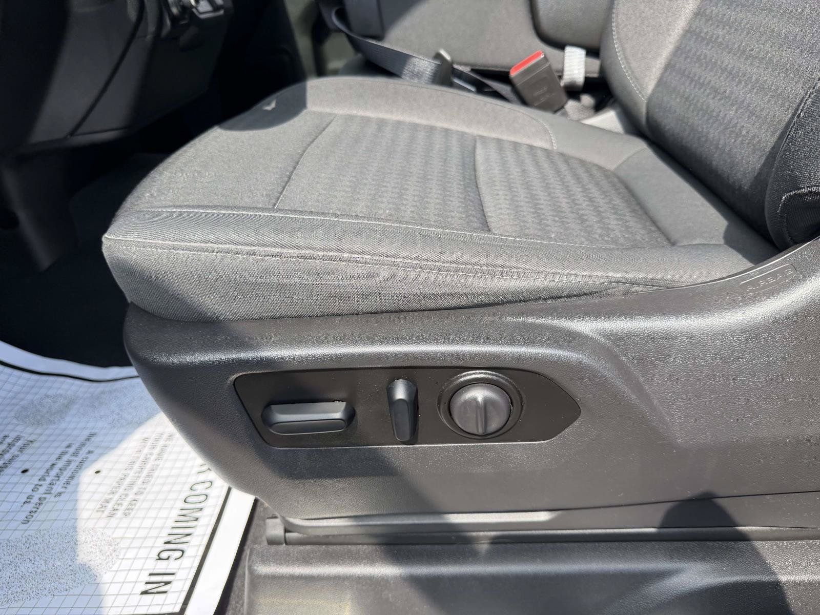 Used 2021 Chevrolet Silverado 1500 LT w/ Bed Protection Package AWD/4WD image 15