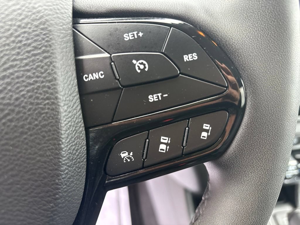 Used 2023 Jeep Cherokee Altitude Lux AWD/4WD image 25