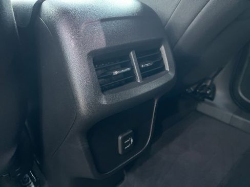 Used 2023 Chevrolet Equinox LT w/ Driver Convenience Package image 21