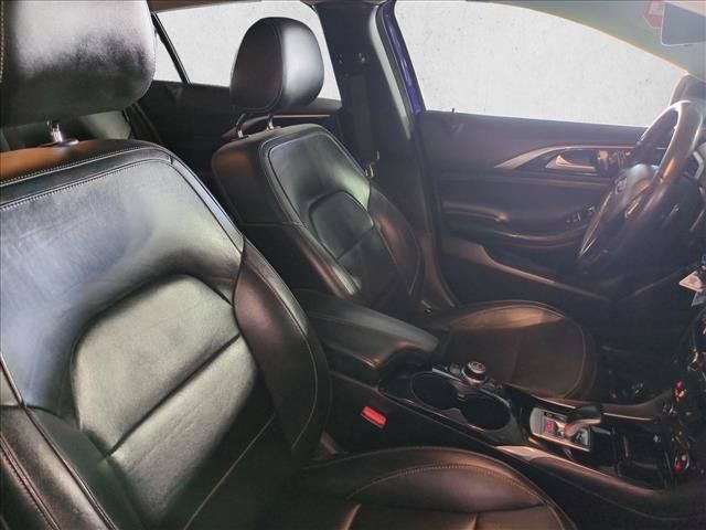 Used 2017 INFINITI QX30 Premium FWD image 19