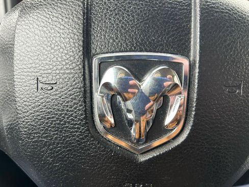 Used 2016 RAM 1500 Classic SLT w/ Luxury Group image 19