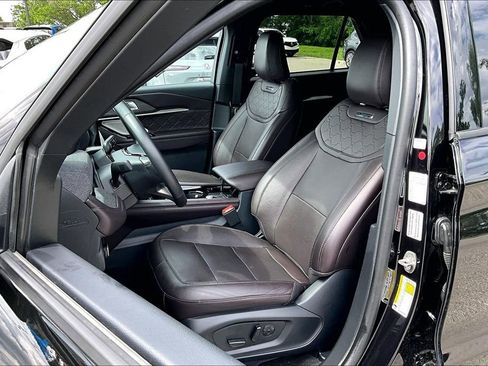Used 2025 Ford Explorer Platinum w/ LUX Leather Package AWD/4WD image 35