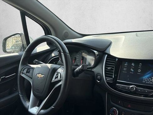 Used 2017 Chevrolet Trax LT w/ LT Convenience Package FWD image 23