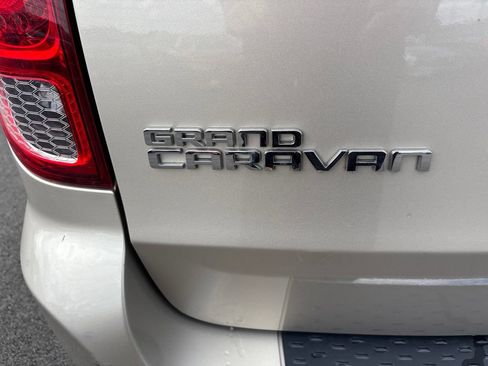 Used 2013 Dodge Grand Caravan SE FWD image 13
