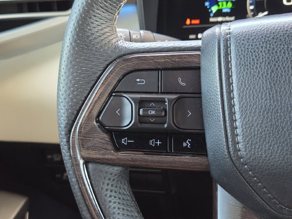 Used 2024 Toyota Sequoia Capstone AWD/4WD image 28
