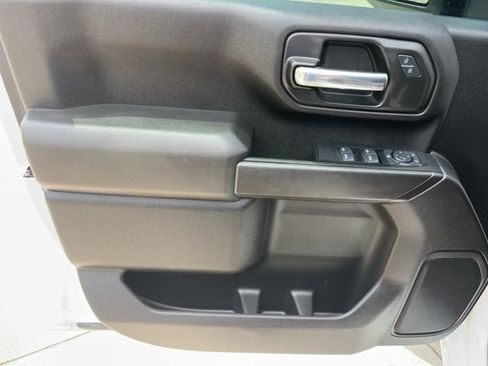 Used 2025 Chevrolet Silverado 2500 Custom AWD/4WD image 13