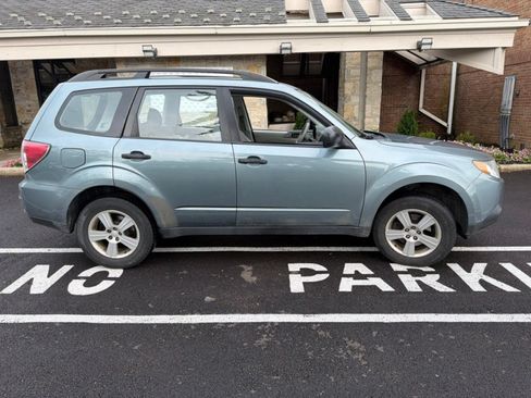 Used 2011 Subaru Forester 2.5X w/ Alloy Wheel Value Pkg AWD/4WD image 4