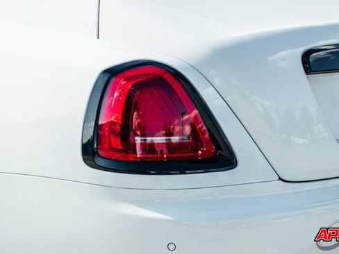 Used 2019 Rolls-Royce Wraith RWD image 56