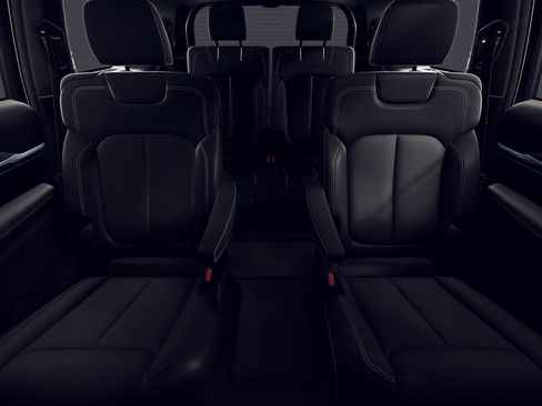 New 2026 Jeep Grand Cherokee L Limited AWD/4WD image 3