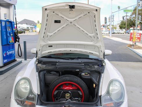 Used 2000 Porsche 911 Cabriolet image 33