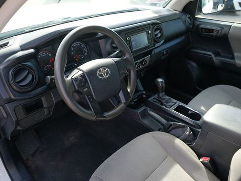 Used 2017 Toyota Tacoma SR image 14