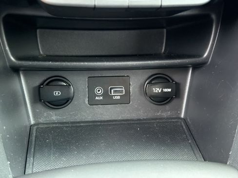 Used 2019 Hyundai Kona SEL w/ SEL Tech Package 02 AWD/4WD image 32