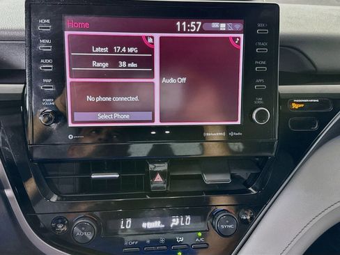 Used 2024 Toyota Camry XLE FWD image 18