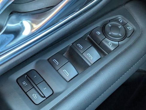 Used 2022 Chevrolet Suburban LT w/ LT Signature Plus Package image 22