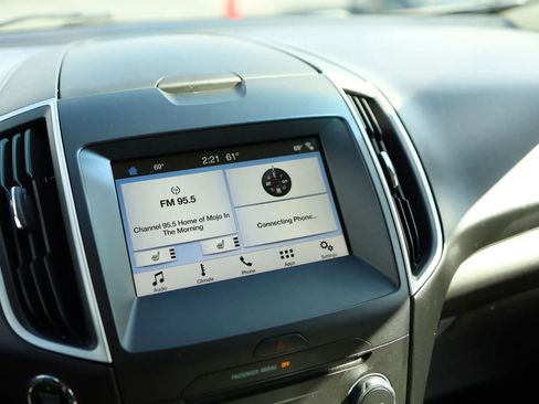 Used 2017 Ford Edge SEL w/ Equipment Group 201A image 22