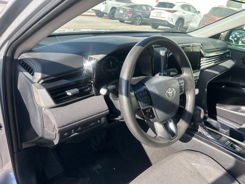 Used 2025 Toyota Camry LE FWD image 5