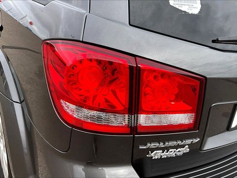 Used 2018 Dodge Journey SXT w/ Connectivity Group image 23