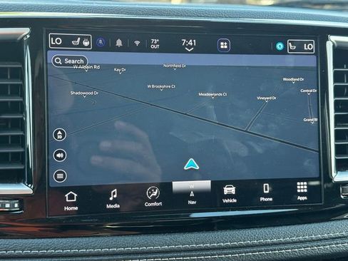 Certified 2023 Chrysler Pacifica Limited FWD image 31