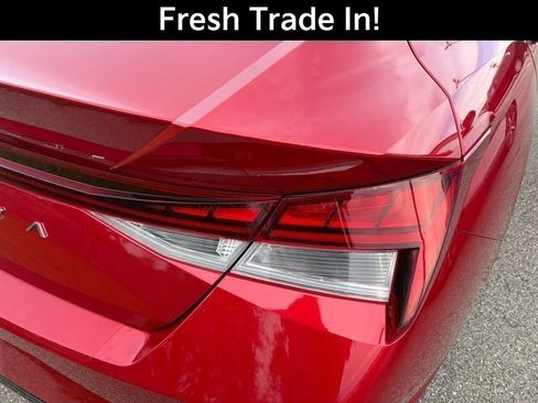 Used 2021 Hyundai Elantra SEL w/ Convenience + Premium Package image 10