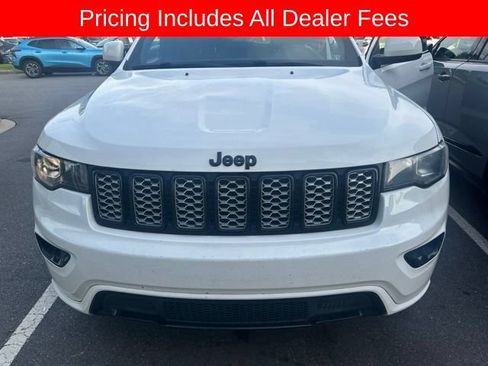Used 2019 Jeep Grand Cherokee Altitude AWD/4WD image 12