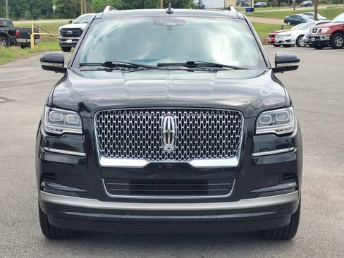 Used 2024 Lincoln Navigator Reserve AWD/4WD image 3