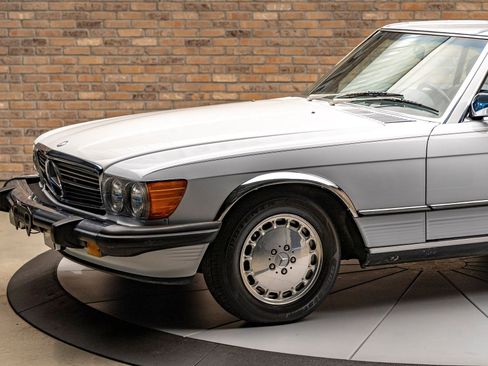 Used 1987 Mercedes-Benz 560 SL image 11