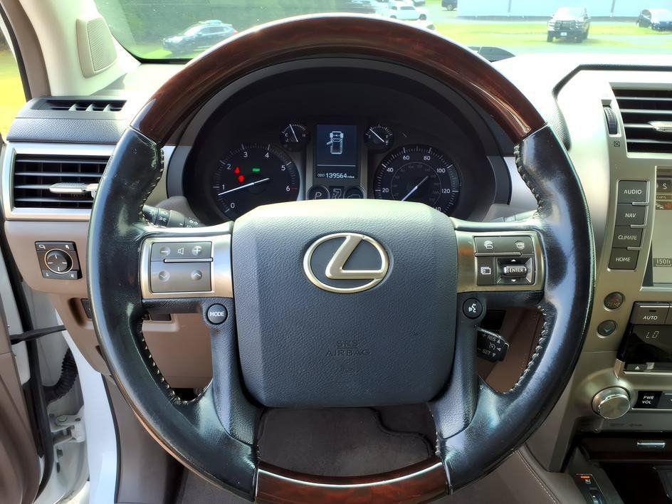 Used 2018 Lexus GX 460 Premium w/ Premium Package AWD/4WD image 23