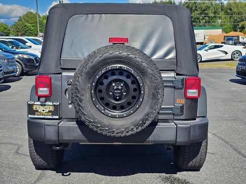 Used 2016 Jeep Wrangler Unlimited Sport AWD/4WD image 4