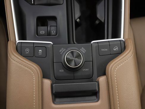 Used 2026 Toyota Grand Highlander Platinum image 28