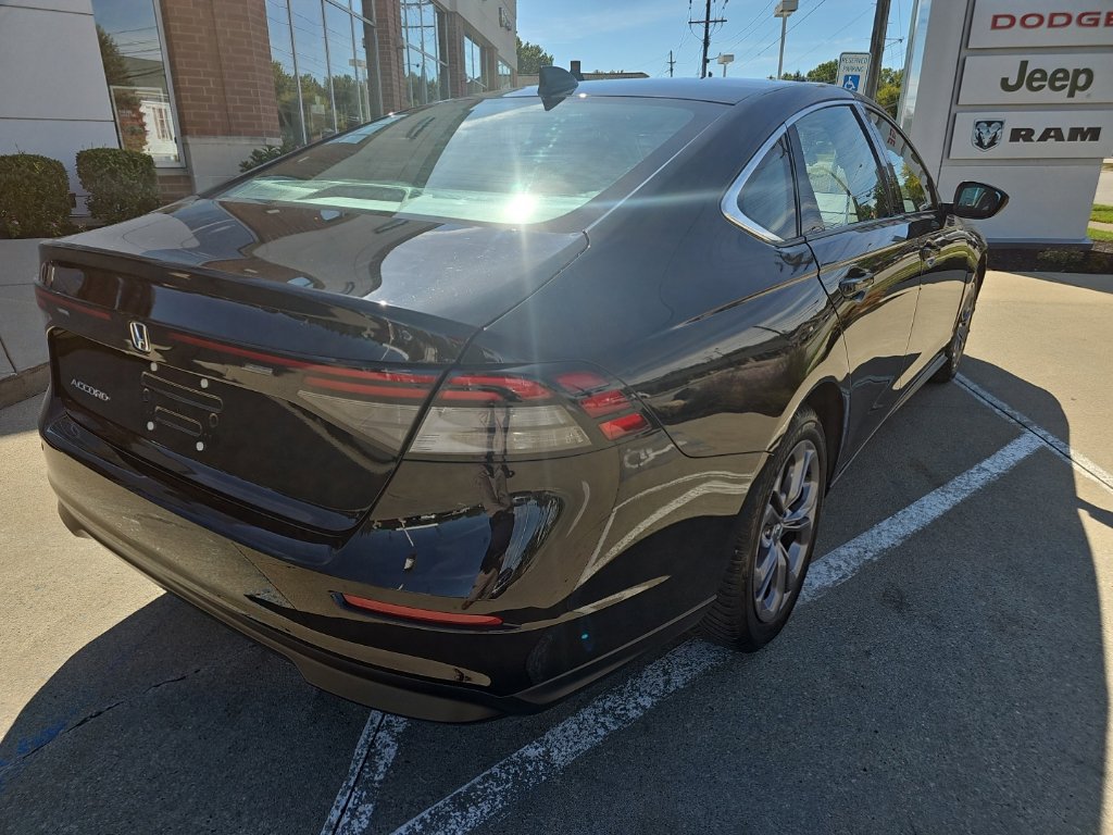 Used 2023 Honda Accord EX image 18