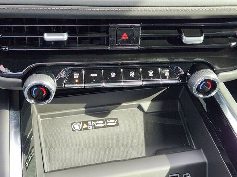 New 2026 Chevrolet Suburban High Country image 15