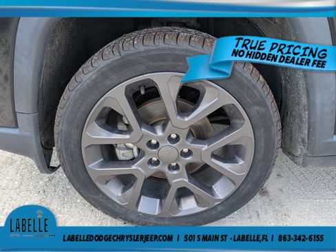 Used 2021 Jeep Compass Latitude FWD image 11