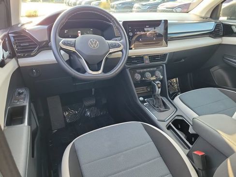 Certified 2025 Volkswagen Taos S FWD image 11