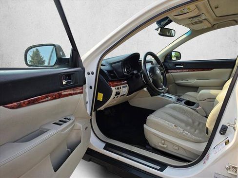 Used 2012 Subaru Outback 3.6R Limited AWD/4WD image 21