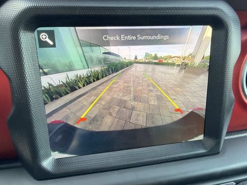 Used 2023 Jeep Gladiator Rubicon w/ LED Lighting Group AWD/4WD image 31