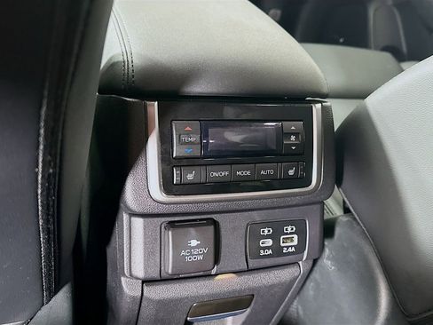 Used 2025 Subaru Ascent Bronze Edition w/ Onyx Package image 34
