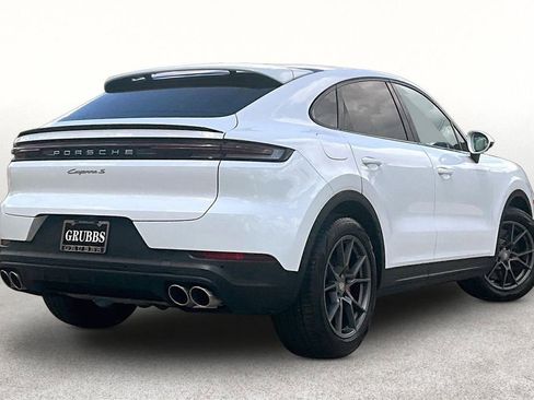 Used 2024 Porsche Cayenne S AWD/4WD image 2