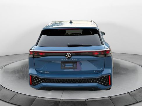 Used 2025 Volkswagen Tiguan SEL R-Line AWD/4WD image 6
