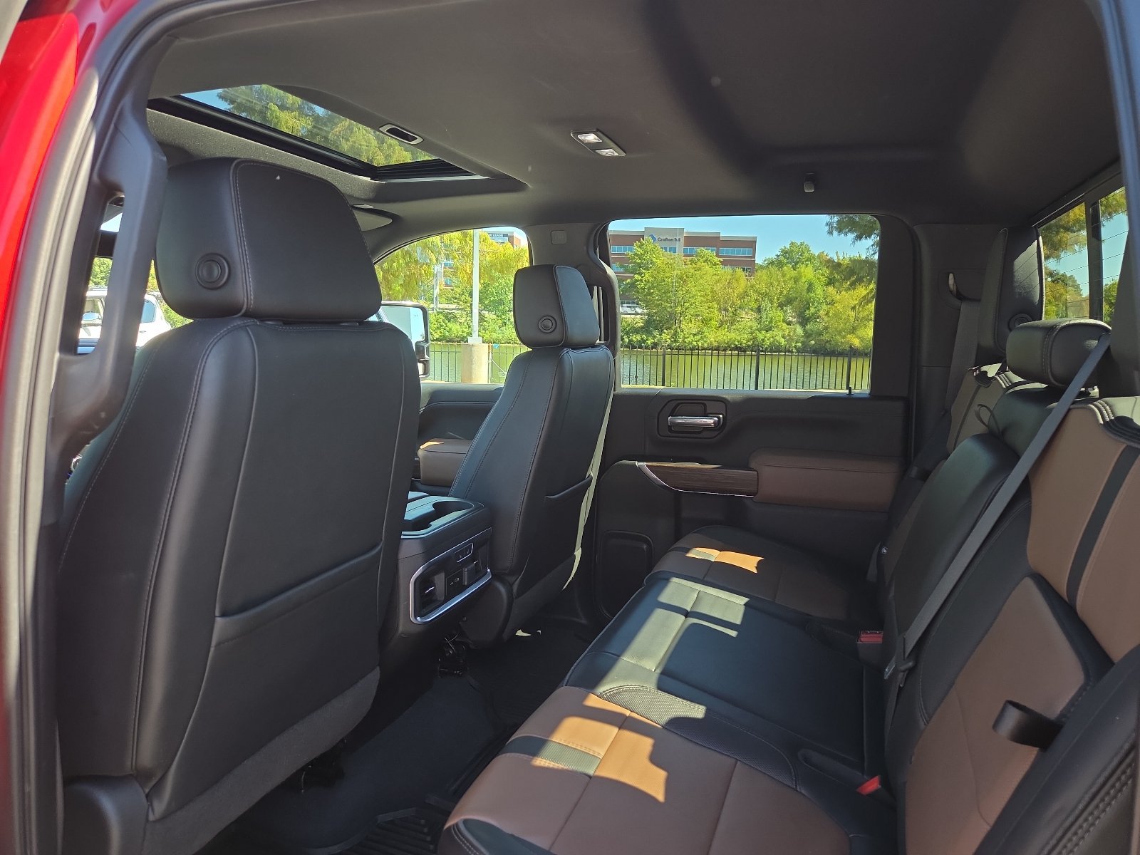 Used 2022 Chevrolet Silverado 2500 High Country w/ Z71 Off-Road Package AWD/4WD image 10