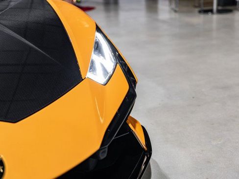 Used 2023 Lamborghini Huracan Tecnica image 35