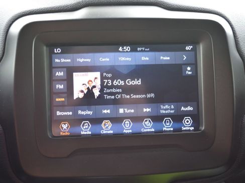 Used 2018 Jeep Renegade Trailhawk w/ Cold Weather Group II image 17