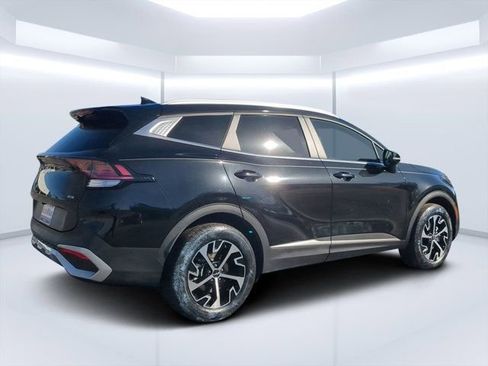 Used 2023 Kia Sportage EX image 3