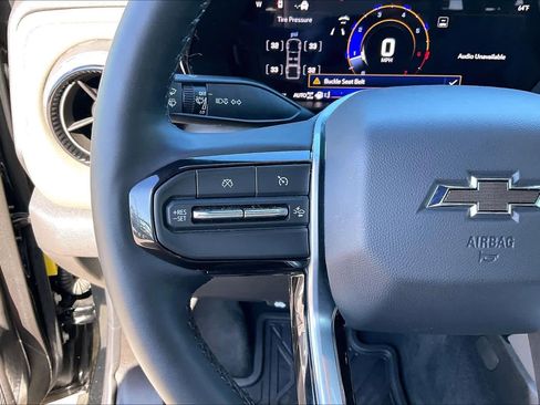 Used 2025 Chevrolet Colorado ZR2 w/ Technology Package image 23