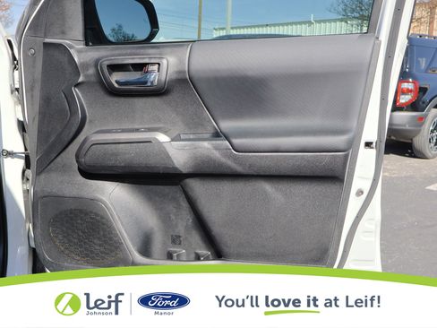 Used 2023 Toyota Tacoma TRD Off-Road image 33