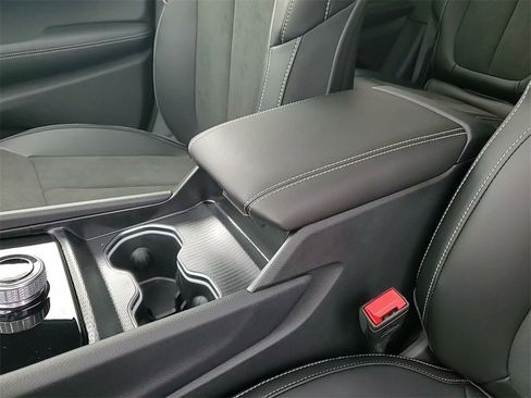 New 2025 Jeep Grand Cherokee Altitude image 33