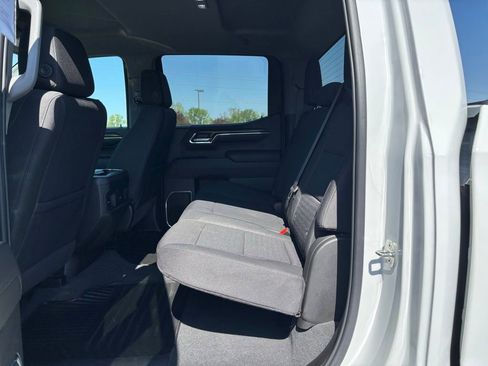 Used 2024 Chevrolet Silverado 1500 LT AWD/4WD image 17
