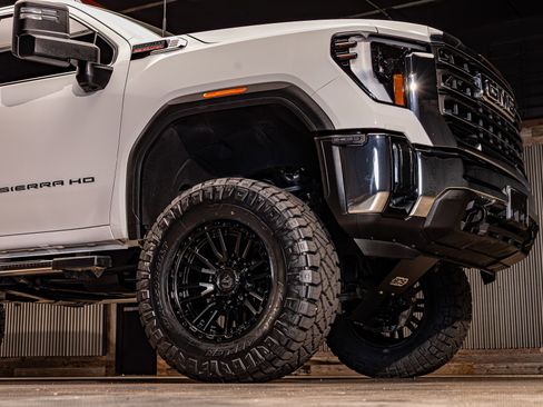 Used 2024 GMC Sierra 2500 SLE w/ SLE Convenience Package image 12