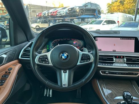 Used 2019 BMW X5 xDrive40i w/ M Sport Package image 19