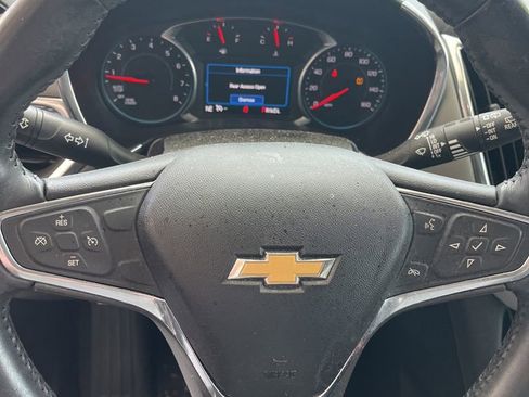 Used 2019 Chevrolet Equinox LT image 18