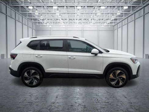 New 2026 Volkswagen Taos SE AWD/4WD image 6
